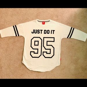 SOLD Nike Just Do It Mid-sleeve T-Shirt